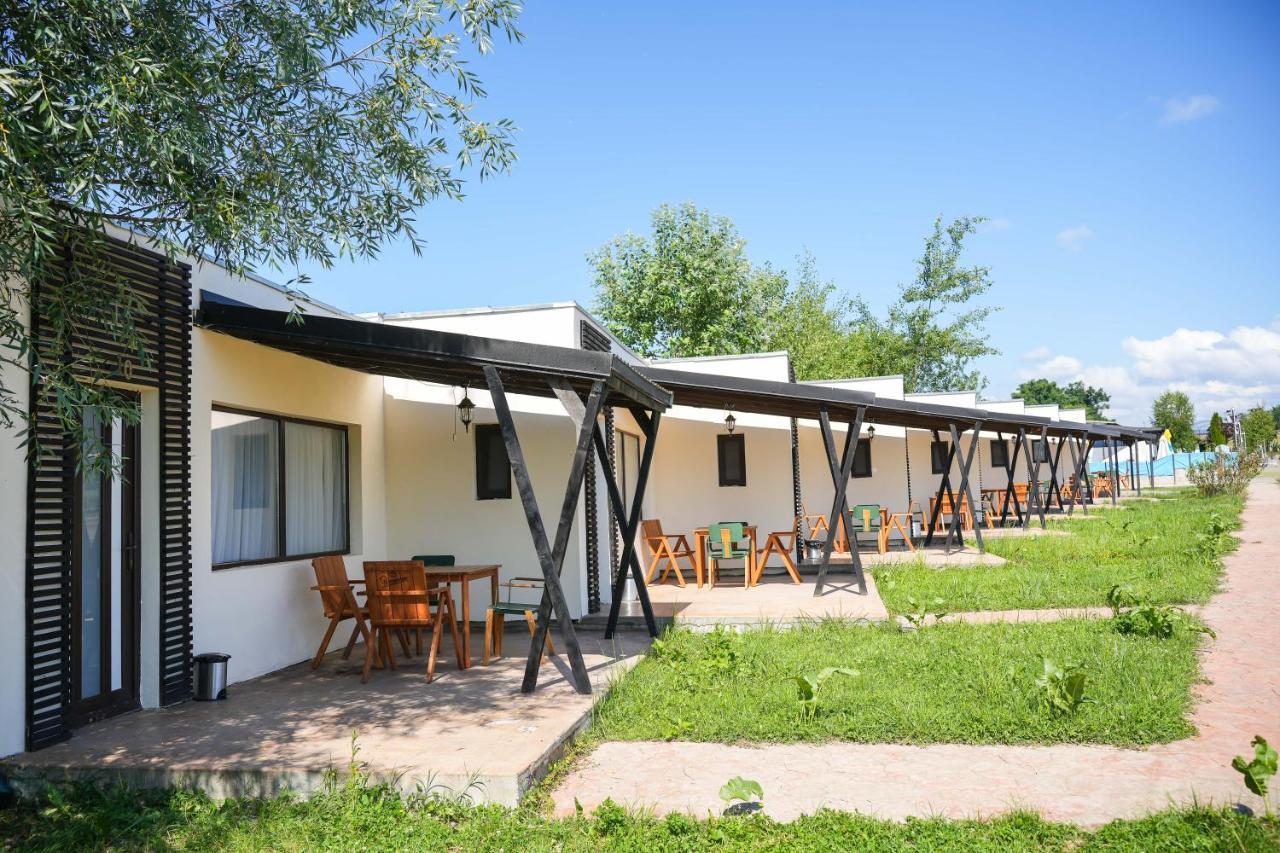 Bungalowuri "Doi Cocosi " Villa Horezu Exterior photo