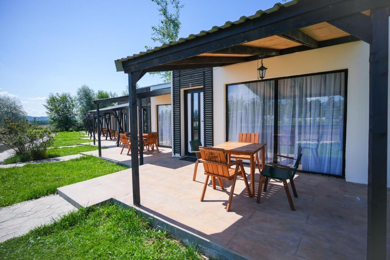 Bungalowuri "Doi Cocosi " Villa Horezu Exterior photo